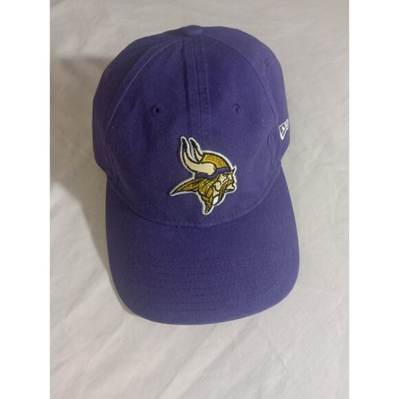 Women Minnesota Vikings New Era 9Twenty Strapback Adjustable Hat Cap NFL Purple - Picture 1 of 5